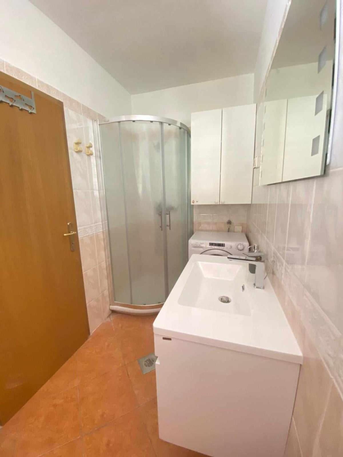 Apartma Lana21 Lägenhet Koper Exteriör bild